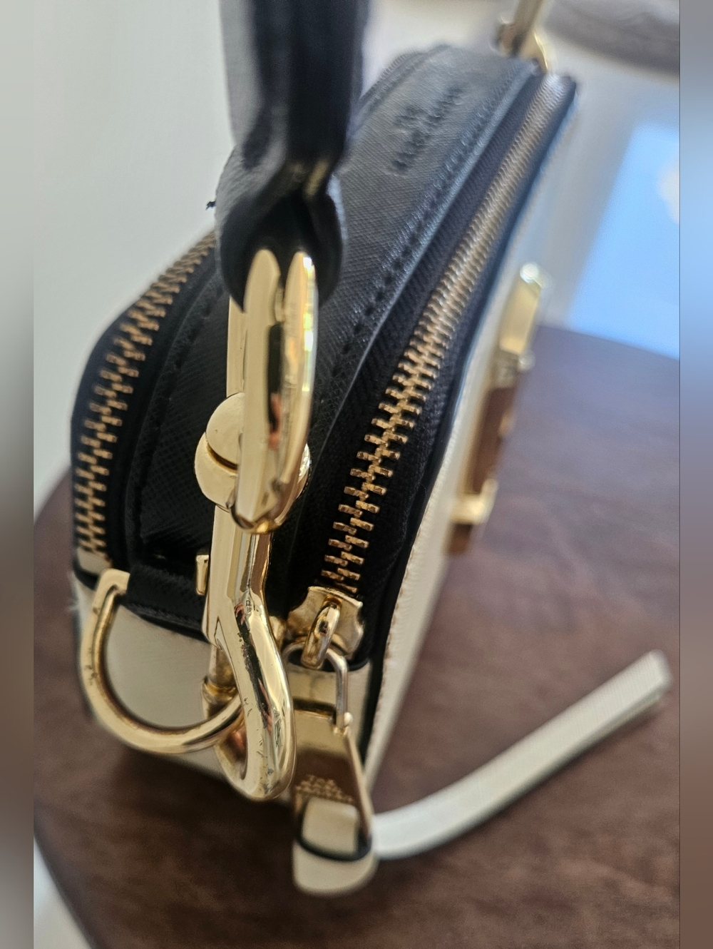 Marc Jacobs Snapshot Camera Bag in Black and Cream - Picture 4 of 8